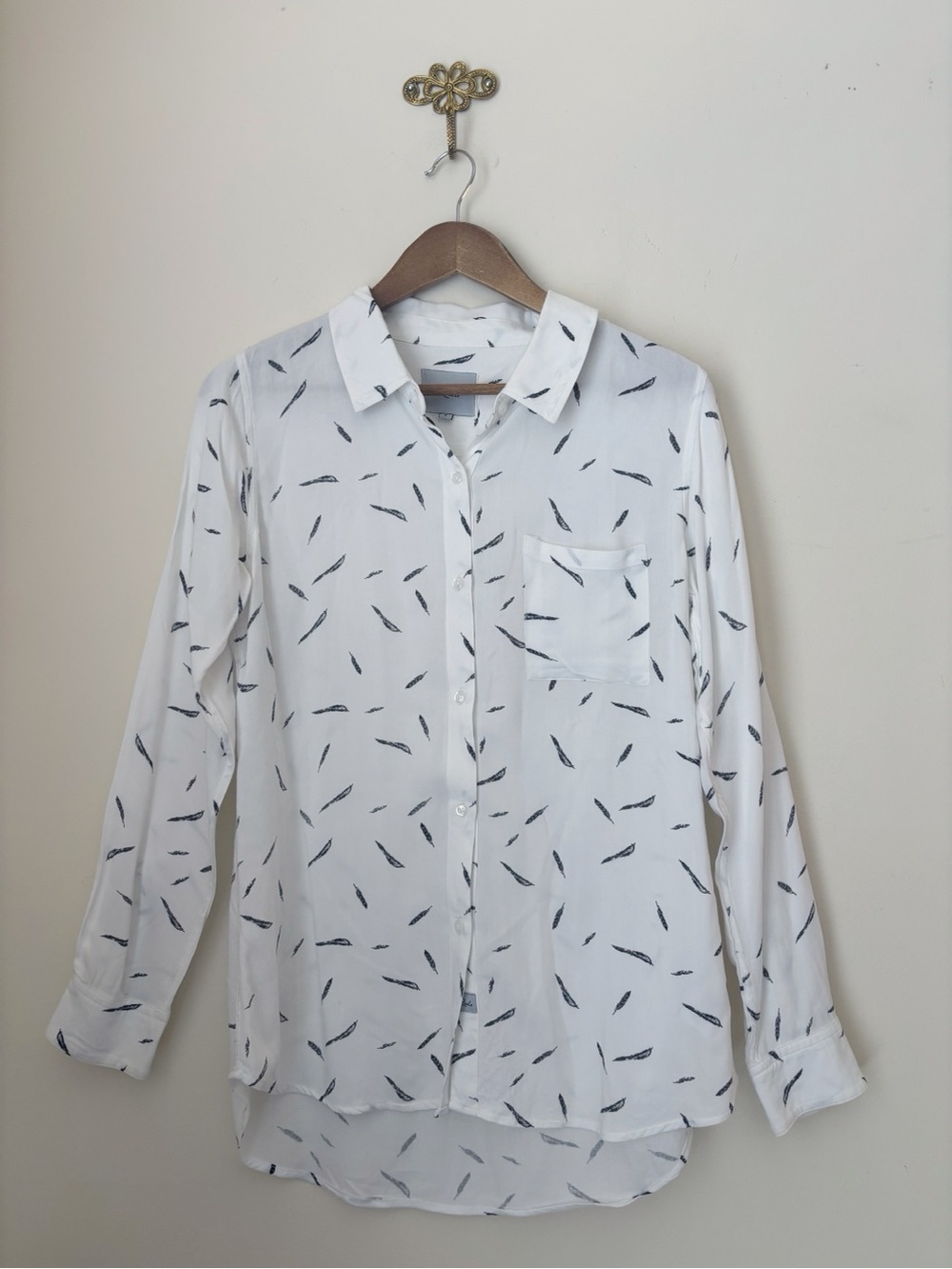 Rails White Feather Print Rosci Button Down Shirt Small